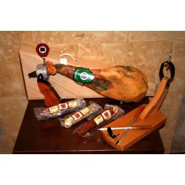 Sortiment Ibérico Vorderschinken und Ibérico Wurstwaren